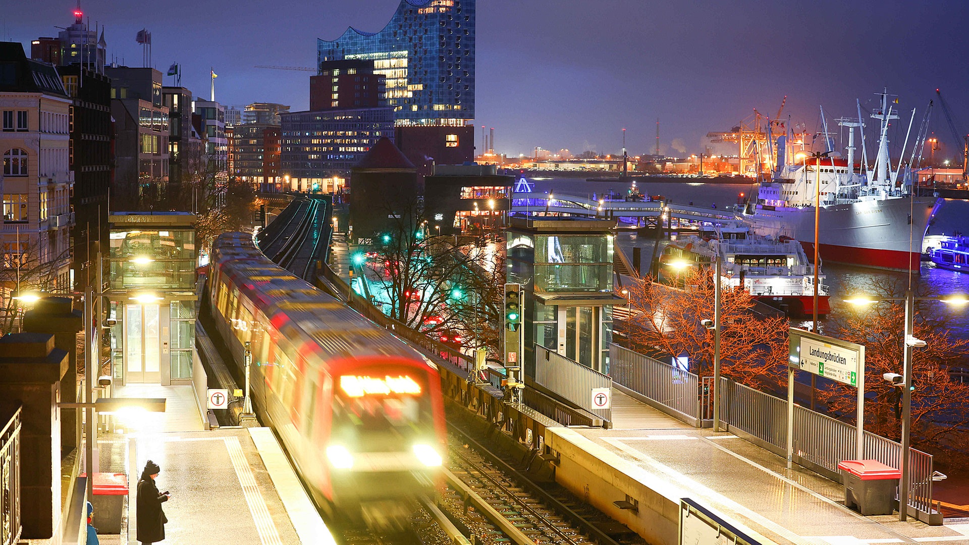 Warnstreik beendet: Busse und U-Bahnen fahren in Hamburg wieder