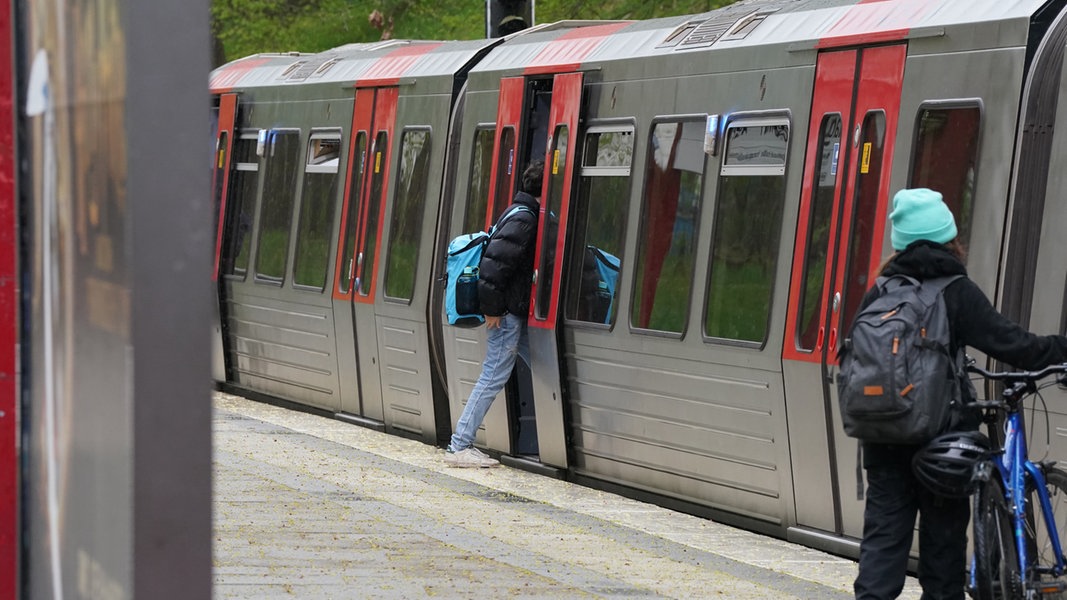 U1 fährt nach Sperrung wieder zwischen Lattenkamp und Ohlsdorf