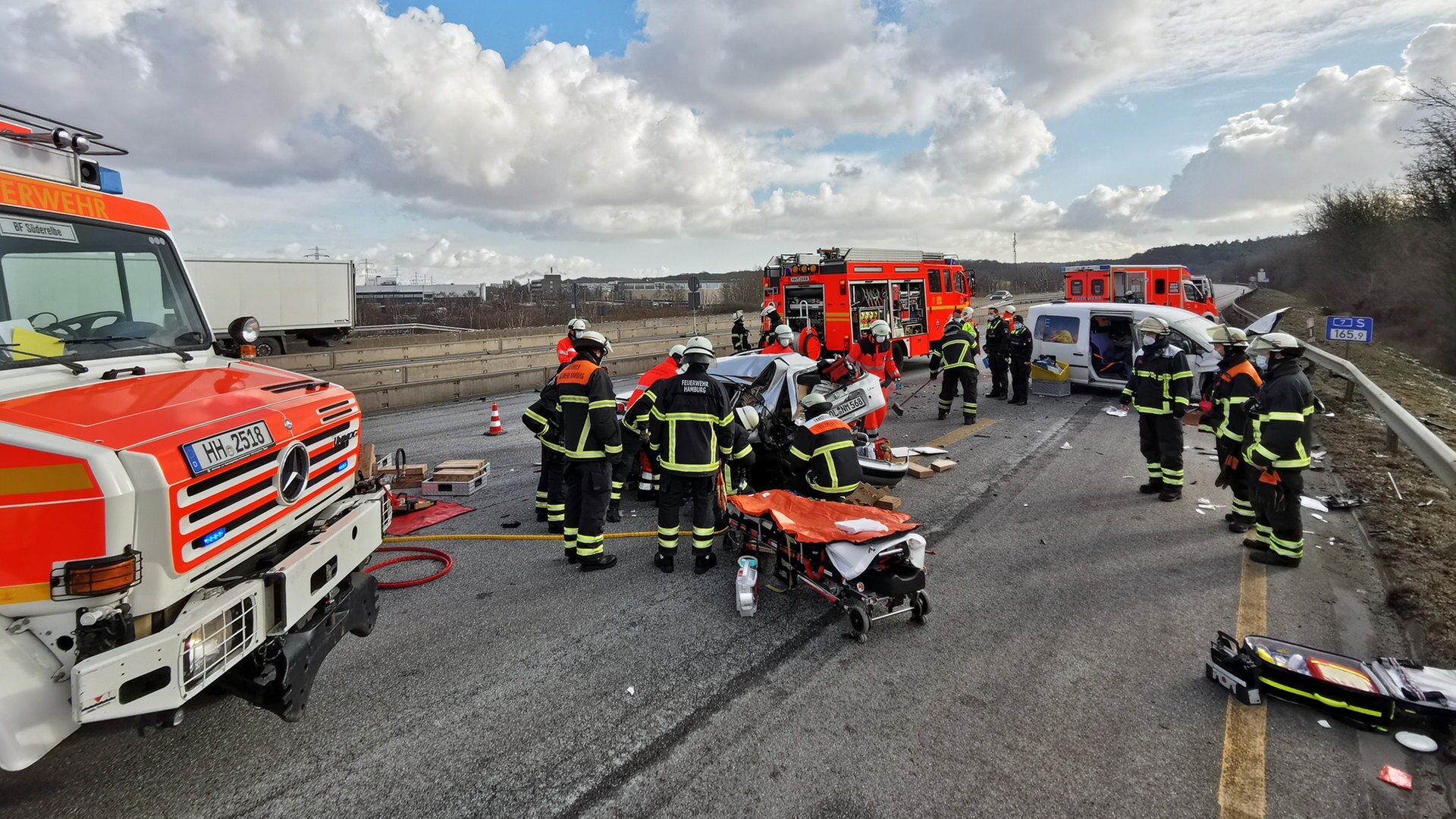 Unfall Auf Autobahn 7 Mit Zwei Verletzten Ndr De Nachrichten Hamburg