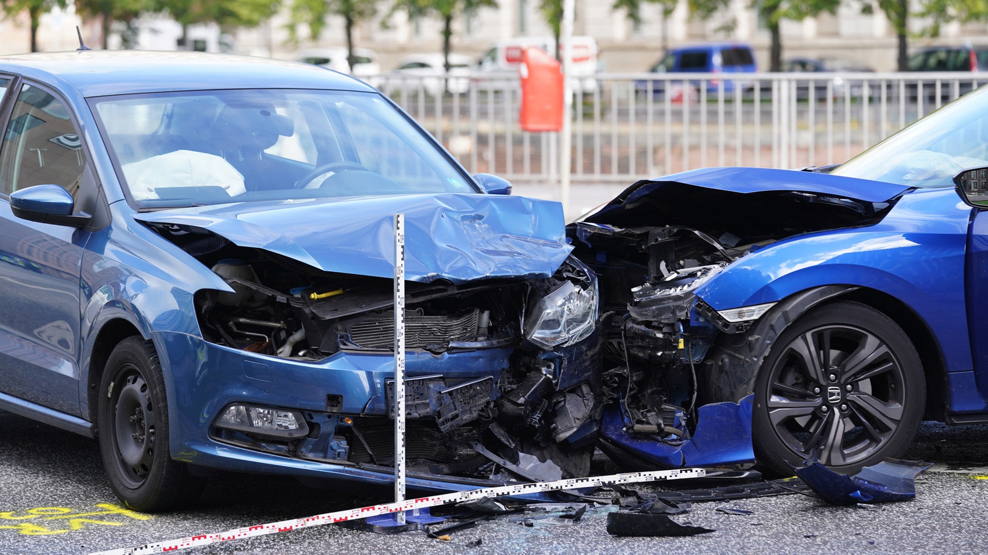 Schwerer Verkehrsunfall auf der Willy-Brandt-Straße