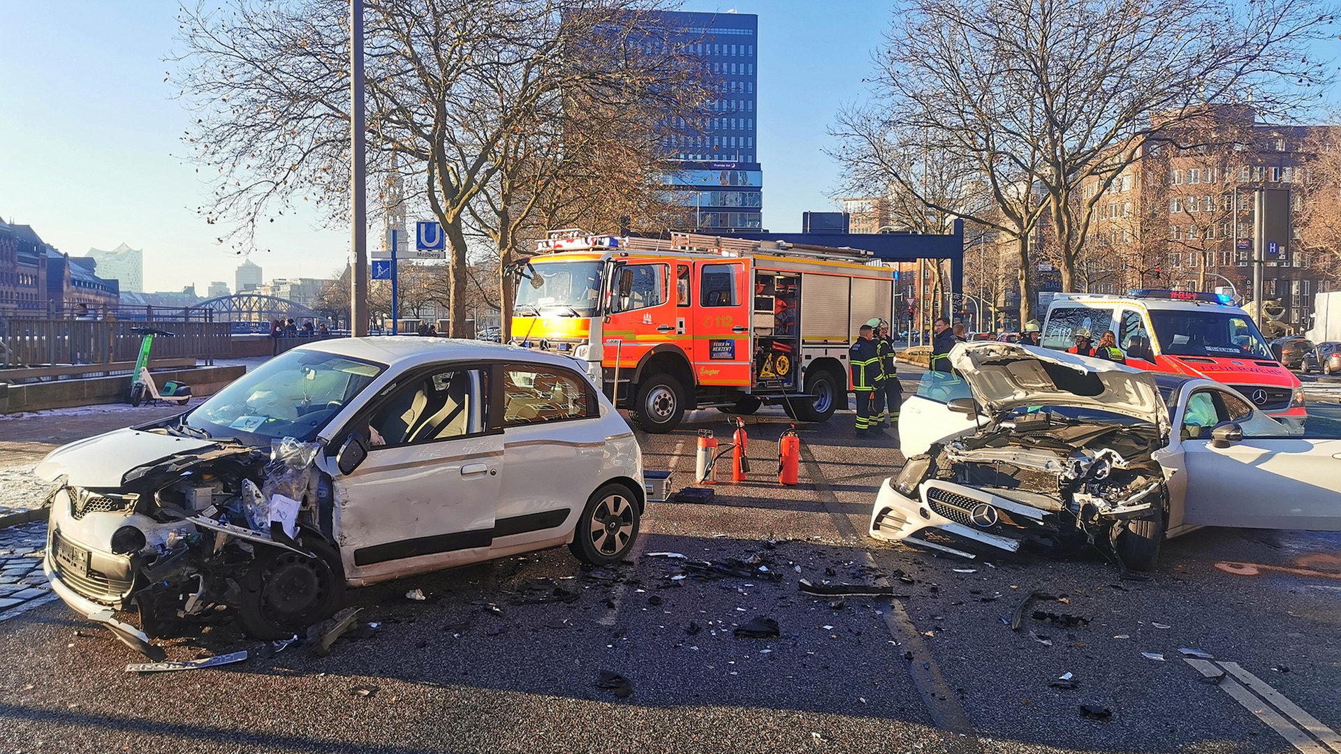 Verletzte nach Unfall in der Hamburger Innenstadt