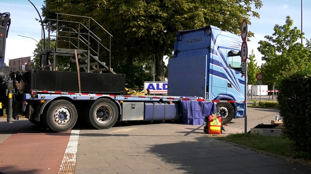 Tödlicher Unfall In Hamburg: Lkw überfährt 15-jährigen Radfahrer | NDR ...