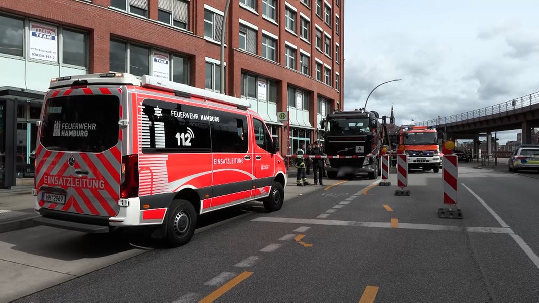 Tödlicher Unfall: Radfahrerin am Baumwall von Lkw überfahren