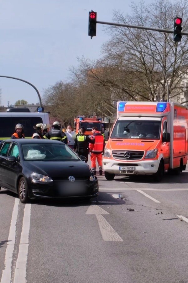 Zwei Verletzte Bei Unfall Nach Verfolgungsjagd | NDR.de - Nachrichten ...