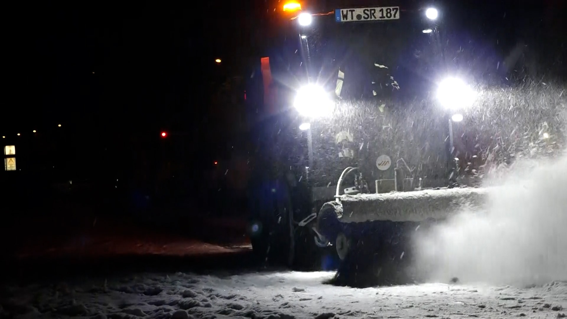 Schneefall in Hamburg: Winterdienst im Dauereinsatz