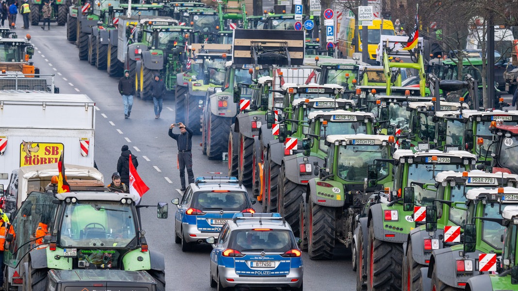 Traktoren, Blockaden Und Demonstranten: Was Haben Die Bauernproteste ...