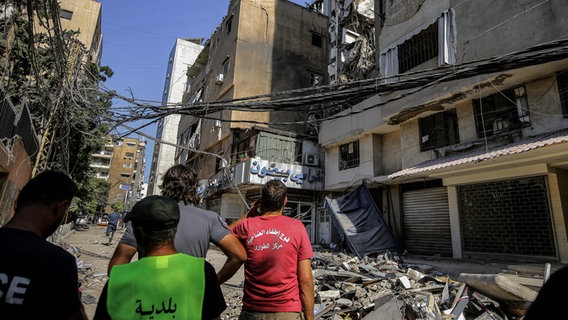 Nach einem israelischen Drohnenangriff zerstörte Gebäude in einem Vorort der libanesischen Hauptstadt Beirut © dpa Foto: Marwan Naamani