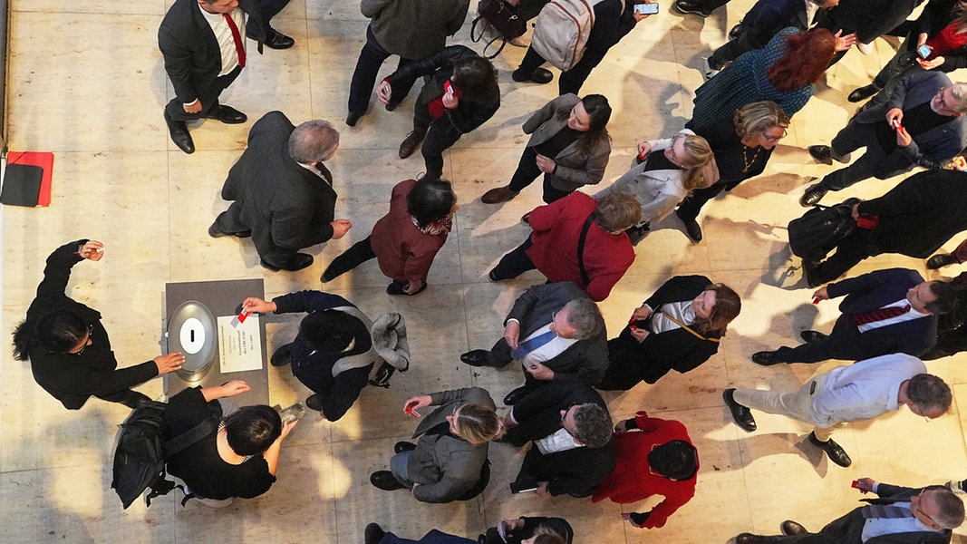 Abstimmung im Bundestag: Vor allem Erleichterung im Norden