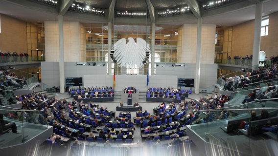 Lars Klingbeil, SPD Fraktionschef und Bundesvorsitzender, spricht im Deutschen Bundestag © Michael Kappeler/dpa Foto: Michael Kappeler