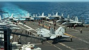 Das Flugdeck des Flugzeugträgers USS Theodore Roosevelt © Seaman Ryan Holloway/U.S. Navy/AP Foto: Seaman Ryan Holloway