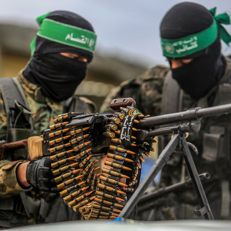 Kämpfer der Ezz al-Din Al-Qassam-Brigaden und des militärischen Flügels der Hamas. © picture alliance/dpa | Abed Rahim Khatib Foto: Abed Rahim Khatib