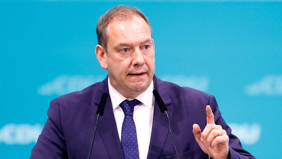 Henning Otte spricht beim CDU-Bundesparteitag. © picture alliance/dpa | Carsten Koall Foto: Carsten Koall