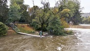 Die Pegel der Flüsse in Tschechien sind aufgrund des Hochwassers hoch © Pavel Weber/CTK/dpa Foto: Pavel Weber