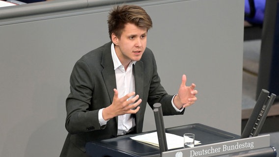 Max Lucks hält eine Rede im Bundestag. © picture alliance / Geisler-Fotopress | Frederic Kern/Geisler-Fotopress Foto: Frederic Kern