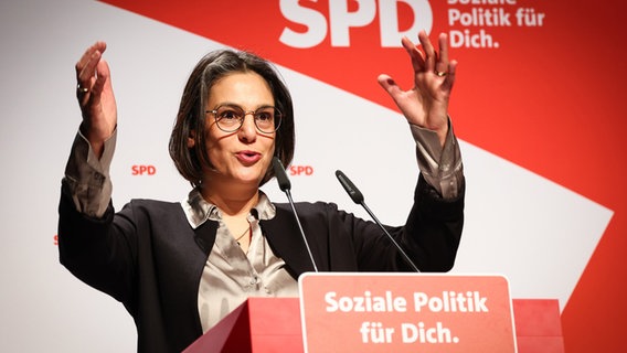 Serpil Midyatli (SPD), Landesvorsitzende der SPD Schleswig-Holstein. © dpa Bildfunk Foto: Christian Charisius