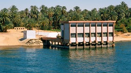 Pumpstation am Ufer des Nils unterhalb von Kom Ombo (Ober-Ägypten). © dpa picture alliance 