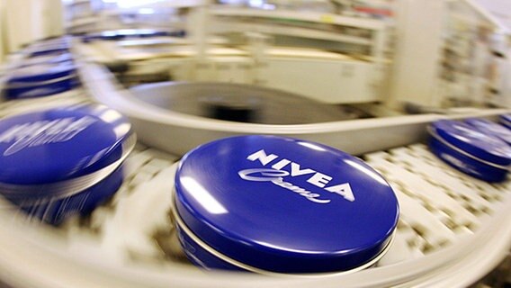 Nivea-Produktion der Beiersdorf AG in Hamburg. © dpa 