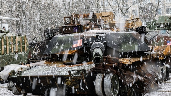 Von russischen Truppen in der Ukraine eroberte amerikanische Panzer. © picture alliance / ZUMAPRESS.com | Artem Priakhin Foto: Artem Priakhin