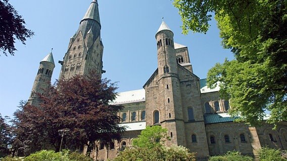 Die Basilika St. Antonius in der nordrhein-westfälischen Stadt Rheine (Kreis Steinfurt). © dpa Foto: Horst Ossinger