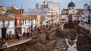 Ein Blick über ein von Überschwemmungen betroffenes Gebiet in Chiva (Spanien). © AP/dpa Foto: Manu Fernandez