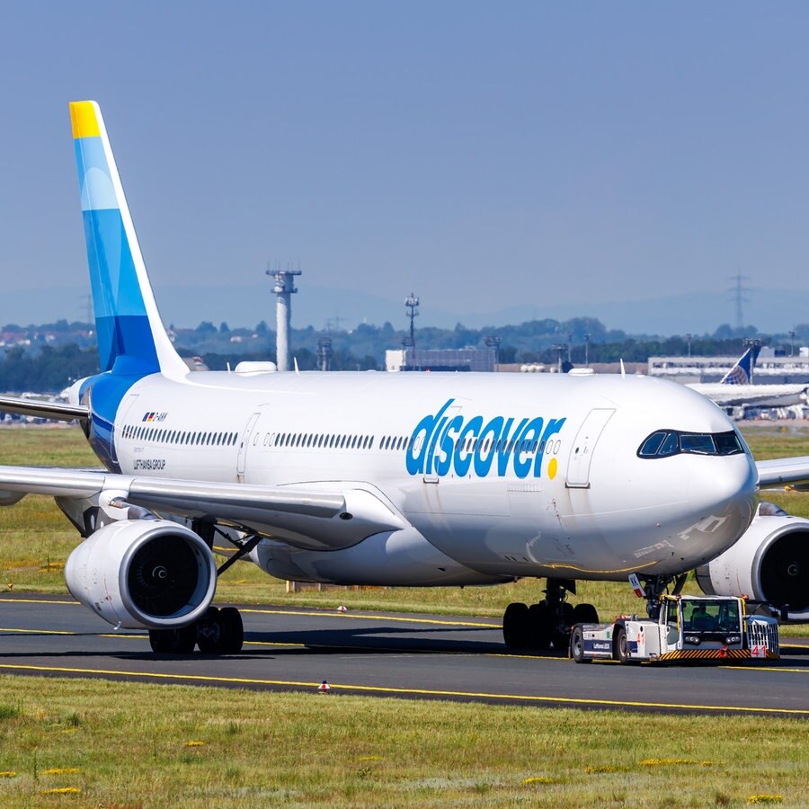 Ein Airbus A330-300 Flugzeug der Discover am Flughafen in Frankfurt, Deutschland. © picture alliance Foto: Markus Mainka