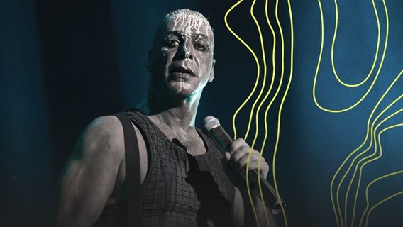 Till Lindemann als Sänger der Band Rammstein auf der Bühne. © picture alliance Foto: Ivan Riordan Boll