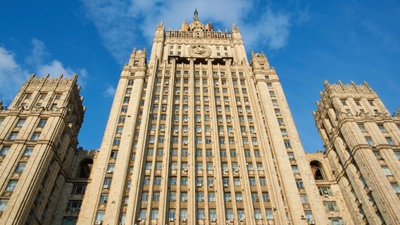 Das Stalinhochhaus, Sitz des russischen Außenministeriums in Moskau (Russland, Archivbild vom 14.08.2013). © dpa Foto: Bernd Thissen