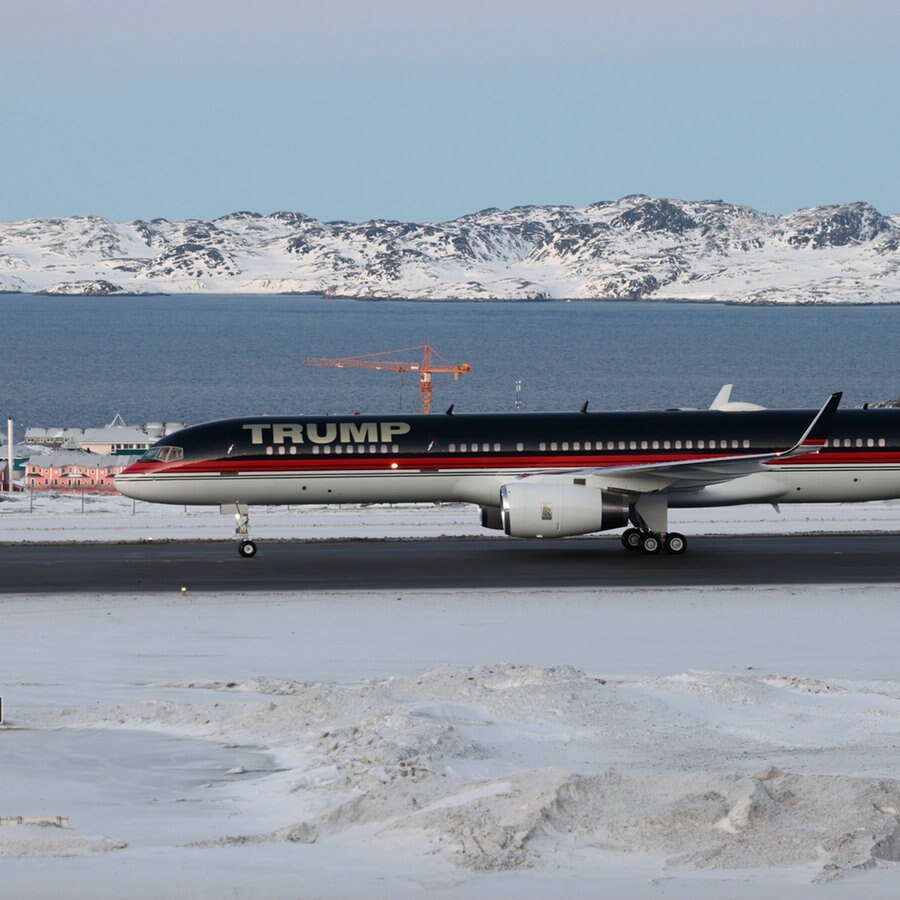 Donald Trump Jr. ist zu einem privaten Besuch in Nuuk auf Grönland in dem Trump-eigenen Flugzeug gelandet. © Ritzau Scanpix Foto: Emil Stach