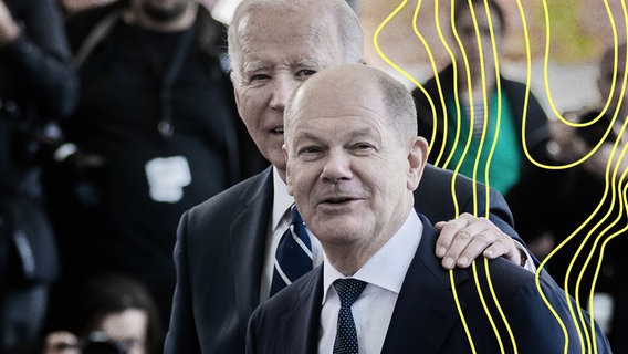 US-Präsident Joe Biden und Bundeskanzler Olaf Scholz begrüßen sich vor dem Kanzleramt. © dpa-Bildfunk Foto: Christoph Soeder