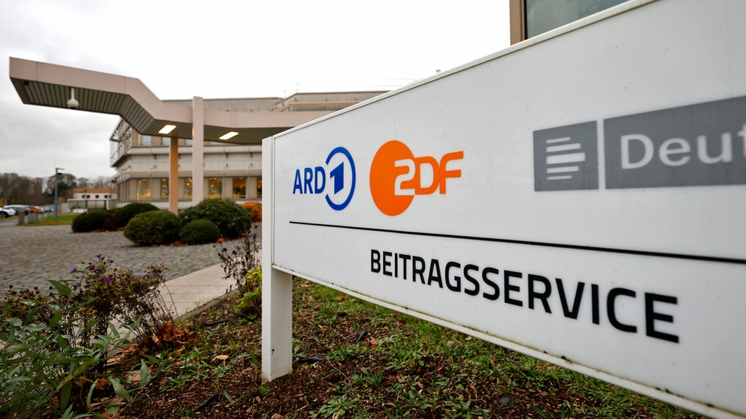 Der Eingang des ARD ZDF Deutschlandradio Beitragsservice auf dem WDR-Gelände in Köln Bocklemünd.