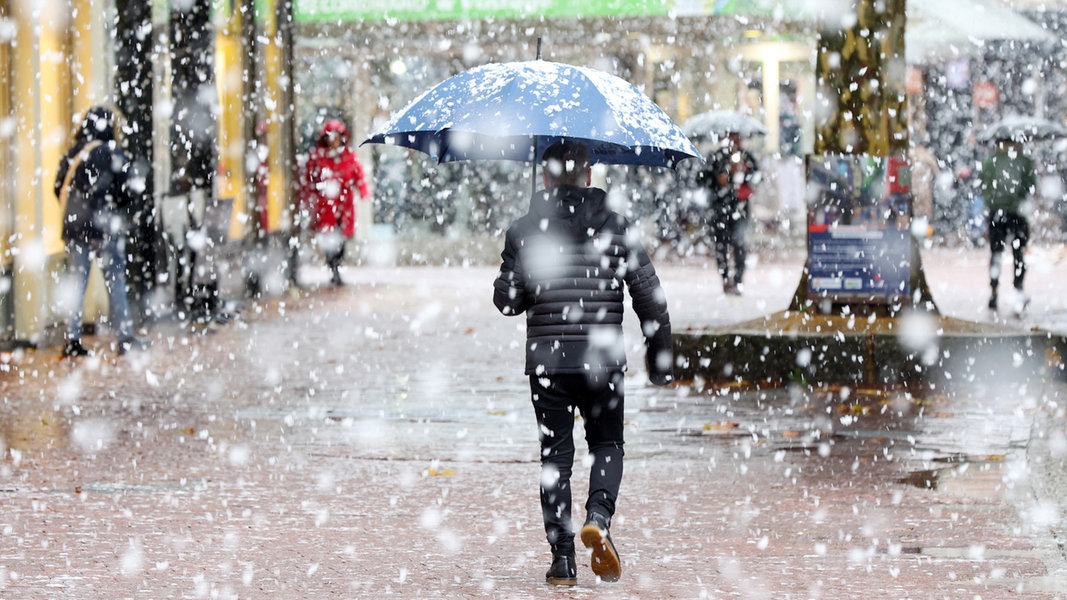 Schneeschauer in Norddeutschland möglich - teils Glättegefahr