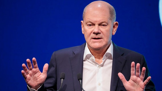 Bundeskanzler Olaf Scholz (SPD) spricht vor Teilnehmern des Forums der Deutschen Telekom AG nach dem Bruch der Ampel-Koalition. © dpa-Bildfunk Foto: Carsten Koall