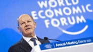 Bundeskanzler Olaf Scholz (SPD) hält eine Rede beim Weltwirtschaftsforum in Davos. © dpa bildfunk/Keystone Foto: Michael Buholzer