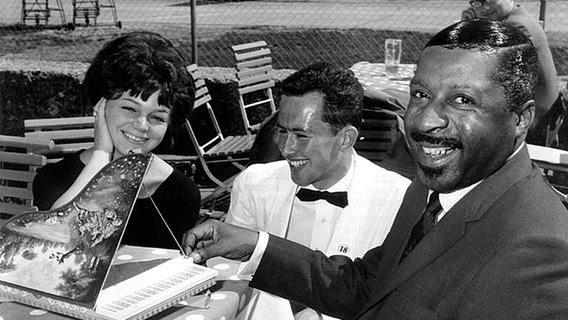 Jazz-Pianist Errol Garner 1962, Flughafen München-Riem © picture-alliance/dpa 