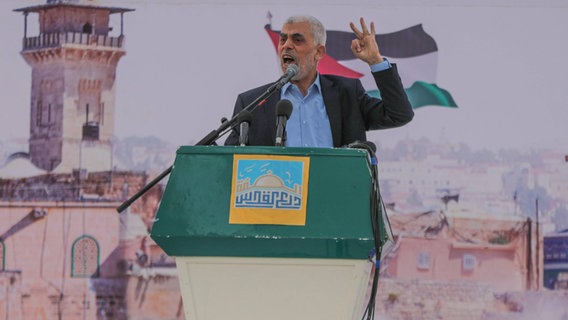 Der Hamas-Chef Jahia Sinwar hält eine Rede. © IMAGO / ZUMA Press Wire 