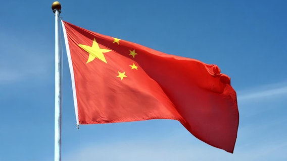 Die Nationalfahne von China flattert im Wind. © picture alliance / Bildagentur-online | Celeste 