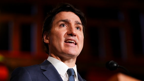 Der kanadische Premierminister Justin Trudeau hält eine Pressekonferenz © Sean Kilpatrick/The Canadian Press/AP/dpa Foto: Sean Kilpatrick