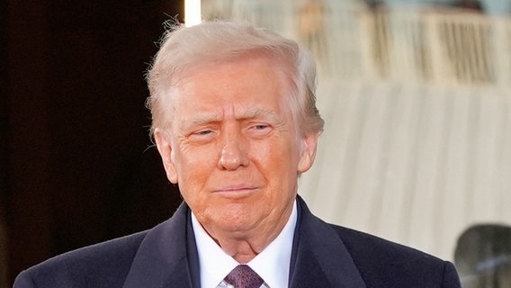 Der designierte Präsident Donald Trump vor dem Weißen Haus in Washington. © Alex Brandon/AP/dpa 