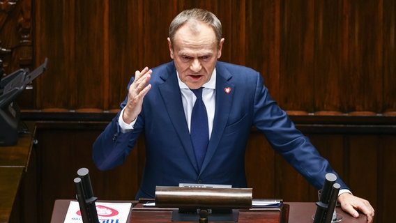 Der designierte polnische Ministerpräsident Donal Tusk hält eine Rede im Parlament. © IMAGO / ZUMA Wire 