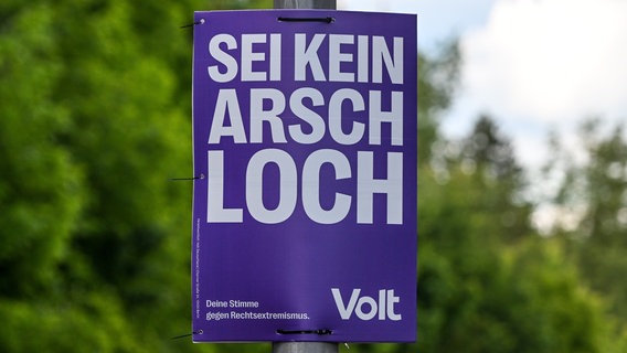 Wahlplakat der Partei Volt zur Europawahl 2024 © picture alliance / nordphoto GmbH | nordphoto GmbH / Hafner 