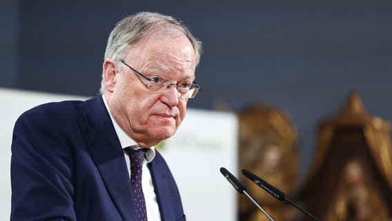 Stephan Weil (SPD), Ministerpräsident von Niedersachsen, spricht zum Abschluss der Ministerpräsidentenkonferenz am 12. März. © dpa Foto: Hannes P. Albert