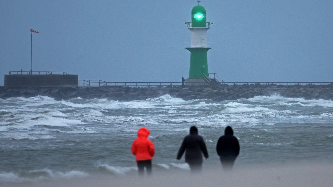 Schneeschauer und Sturmböen: „Typisch norddeutsches Winterwetter“