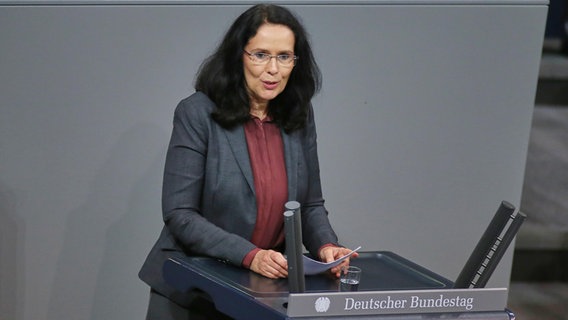 Die CDU-Politikerin Elisabeth Winkelmeier-Becker bei einer Rede im Bundestag. © dpa picture alliance 