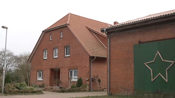 Das Wohnhaus der Familie Rust in Anemolter, in dem vier Generationen unter einem Dach leben. © NDR Info 