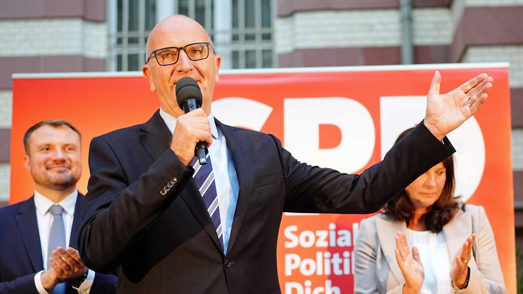 Wahl in Brandenburg: Woidkes SPD laut Hochrechnung vor AfD