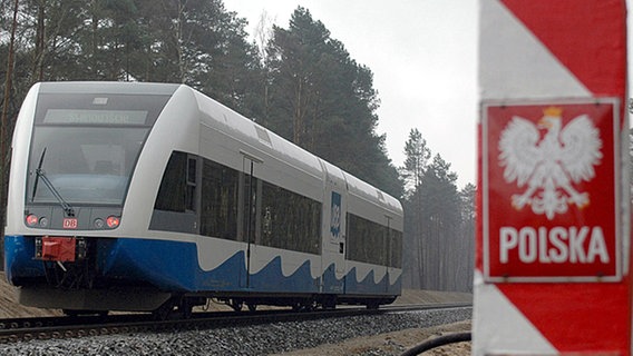 Ein Zug der Usedomer Bäderbahn © dpa Foto: Stefan Sauer