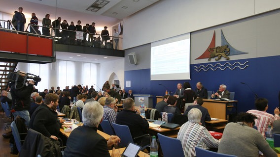 Blick in den Beratungsraum der Bürgerschaft Rostock © dpa-Bildfunk Foto: Bernd Wüstneck