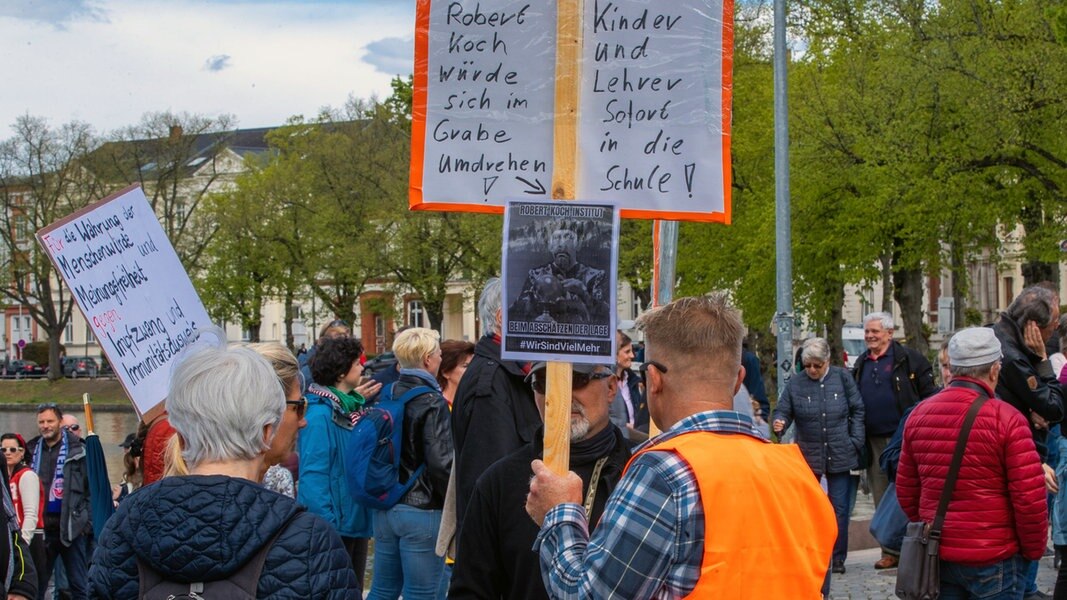 Proteste gegen CoronaMaßnahmen in MV NDR.de