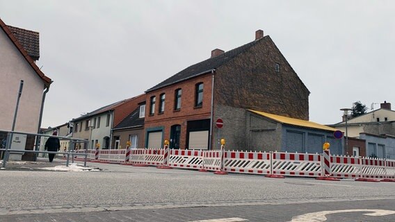 EinsturzHaus in Crivitz Neue Hoffnung für Bewohner NDR