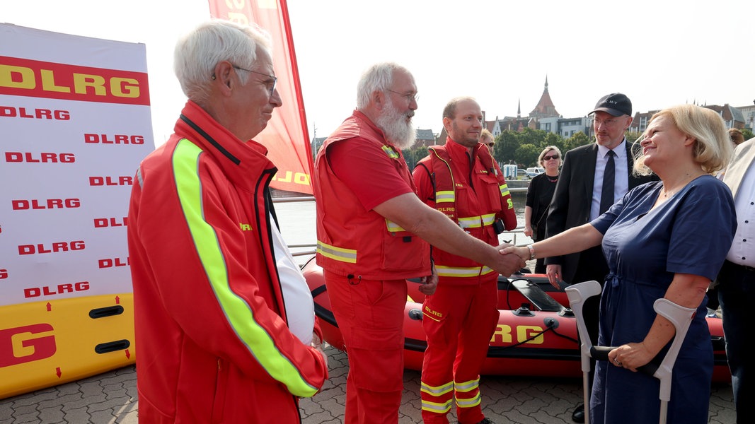 Bundesinnenministerin Faeser besucht Einsatzkräfte in Rostock